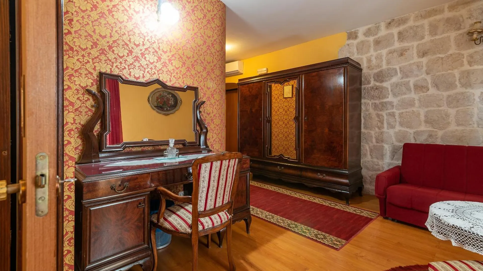 Heritage Hotel Pasike Трогир 4*,